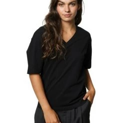 Closed T-shirts C95838-44E-EM 100 Black