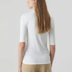 Closed Blouses White