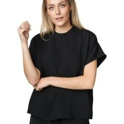 T-shirts Closed C94854-261-22 100 Black -Closed Verkoopwinkel d39a5feaaf075ec5d7a26090703d4123