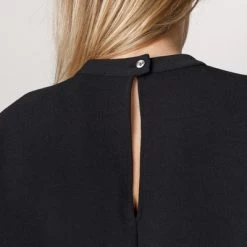 T-shirts Closed C94854-261-22 100 Black -Closed Verkoopwinkel d69a71d4289fd71d54a8e728fcc860a3